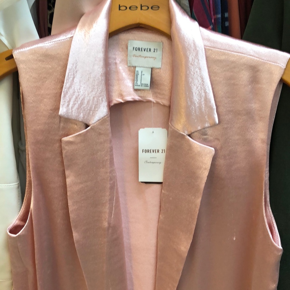 Forever 21 pink satin vest - Picture 2 of 7
